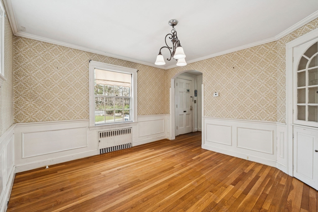 160 Cedar Avenue Arlington, MA 02476 - Photo 4 of 29