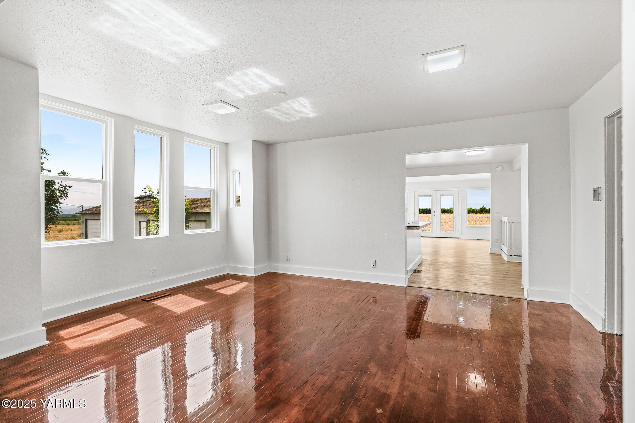 650 White Road Zillah, WA 98953 - Photo 13 of 39 650 White Rd-13