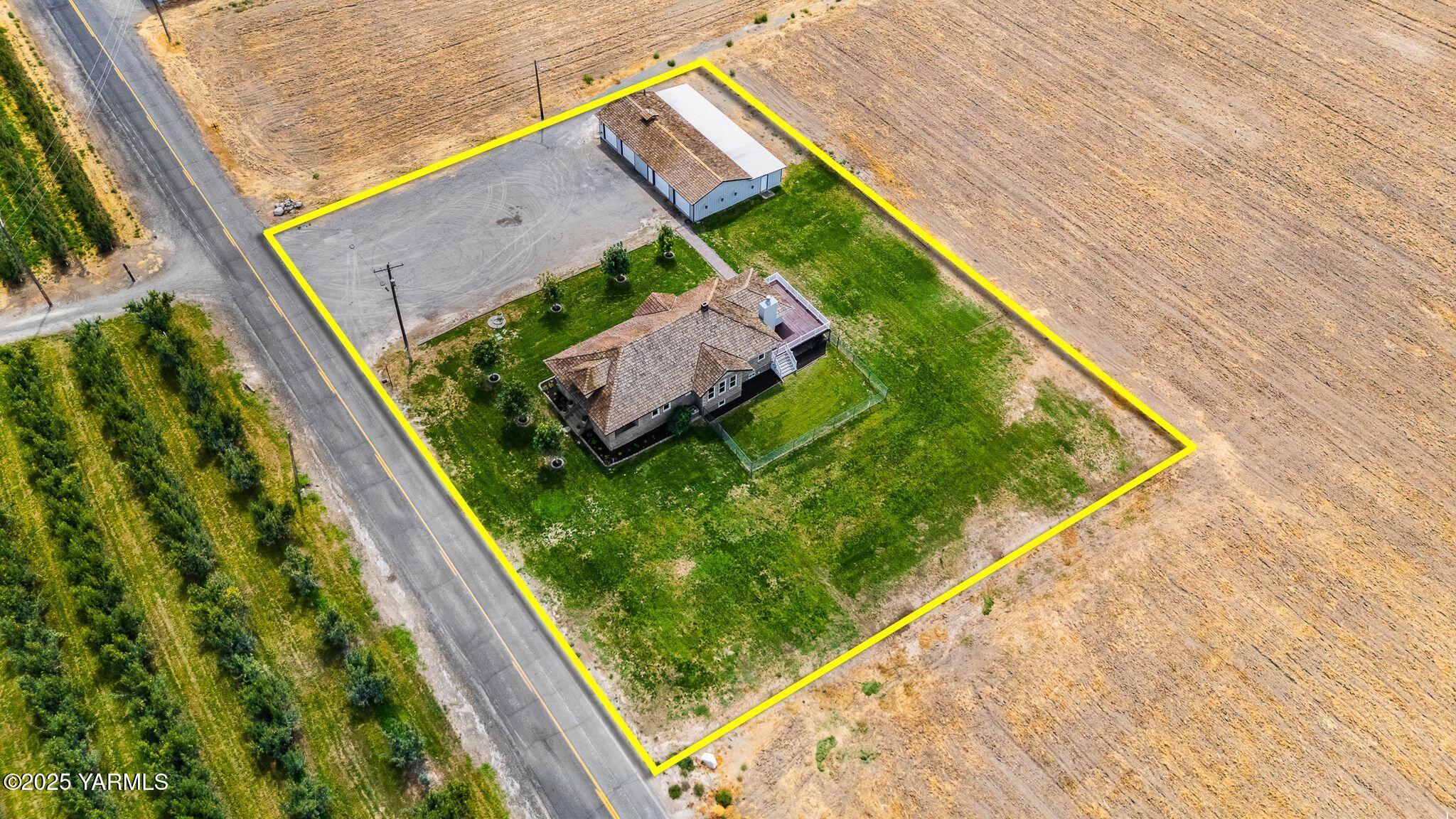 650 White Road Zillah, WA 98953 - Photo 37 of 39 650 White Rd Aerials-6 prop