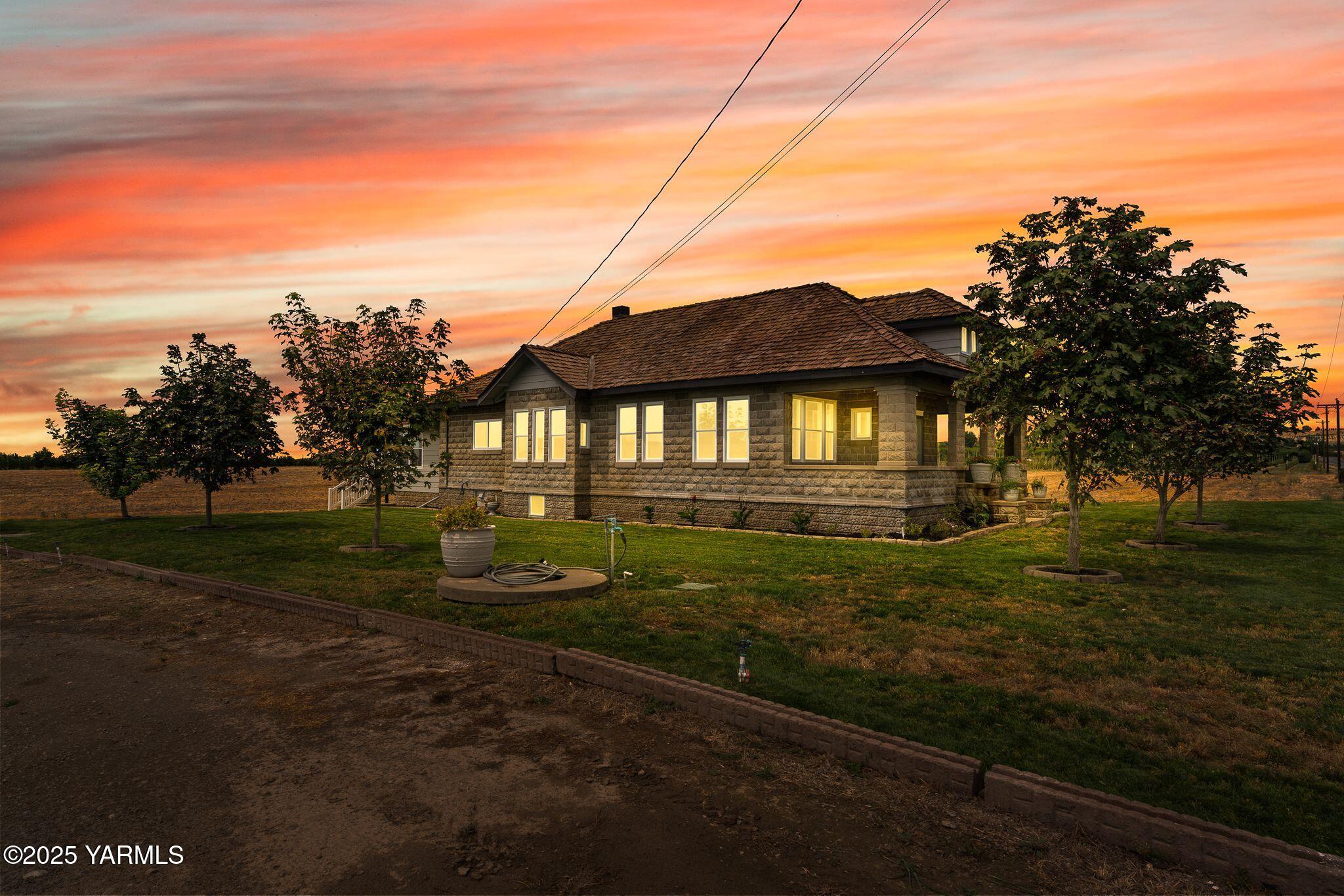 650 White Road Zillah, WA 98953 - Photo 5 of 39 650 White Rd VT-2