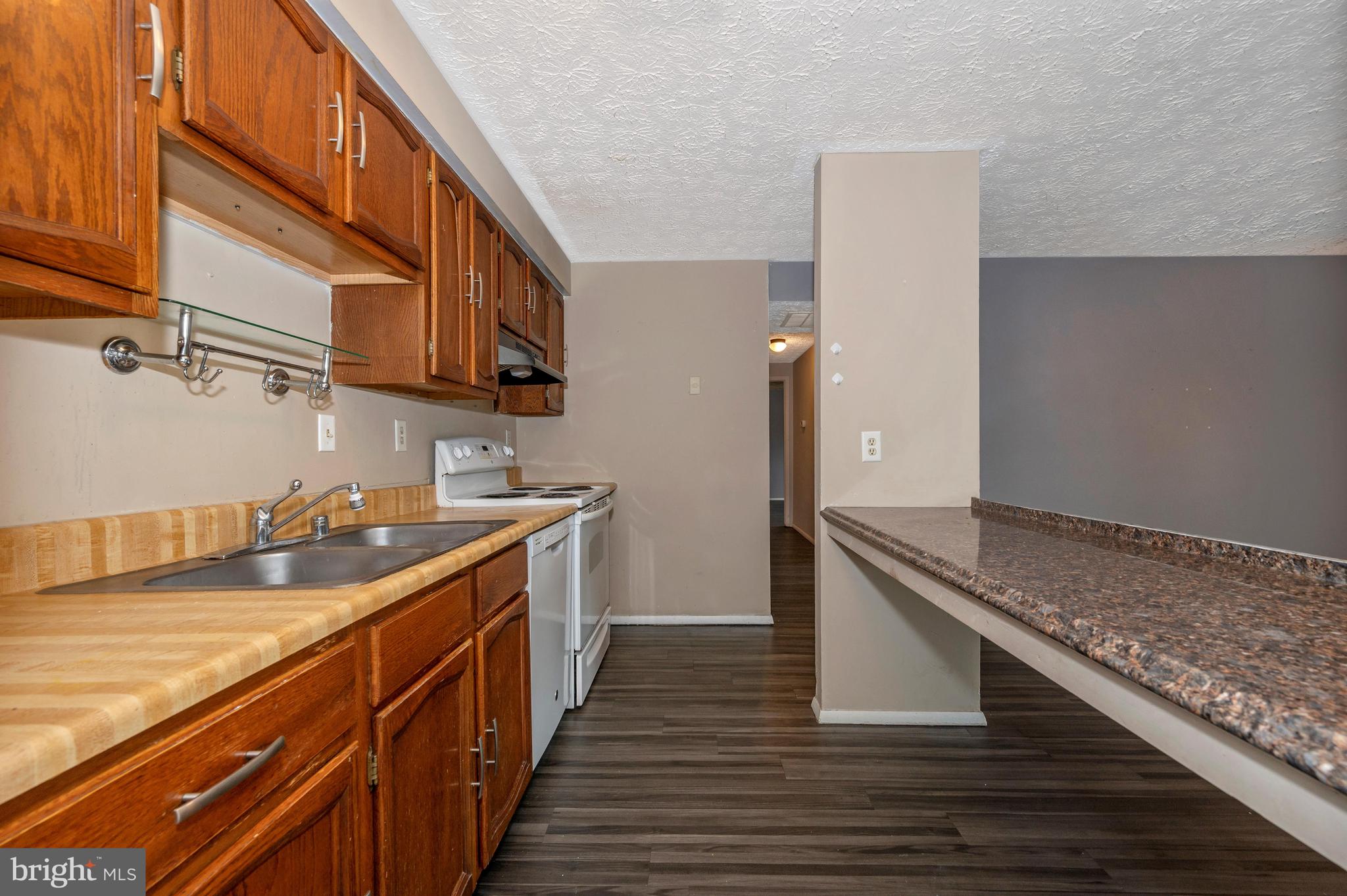 999 Heather Ridge Drive, Unit 2H Frederick, MD 21702 - Photo 21 of 44 Kitchen