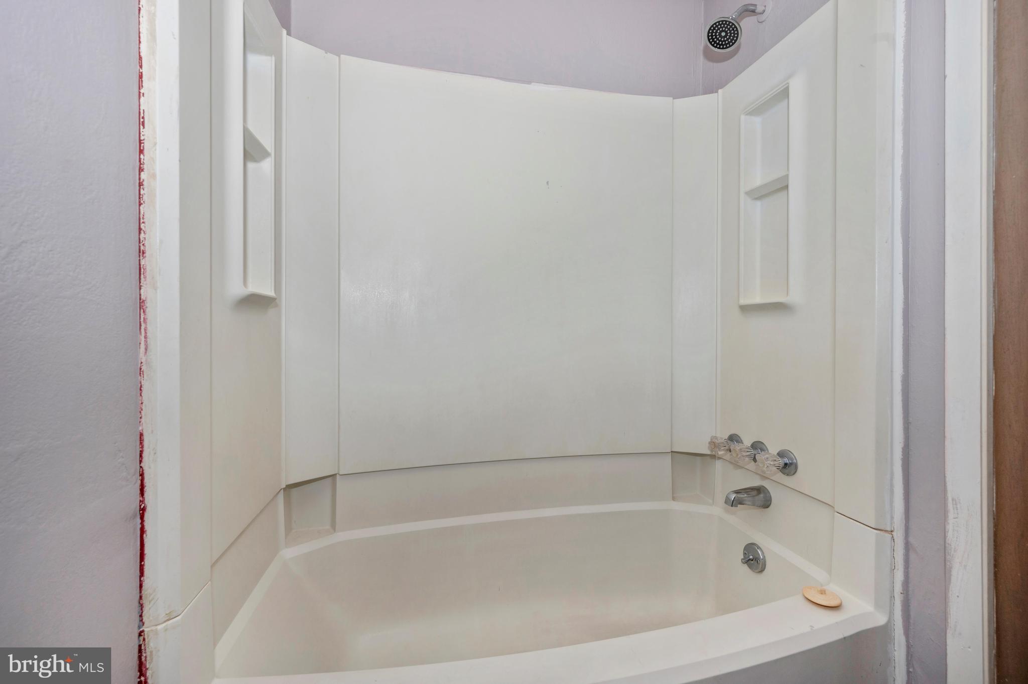 999 Heather Ridge Drive, Unit 2H Frederick, MD 21702 - Photo 35 of 44 Bathroom