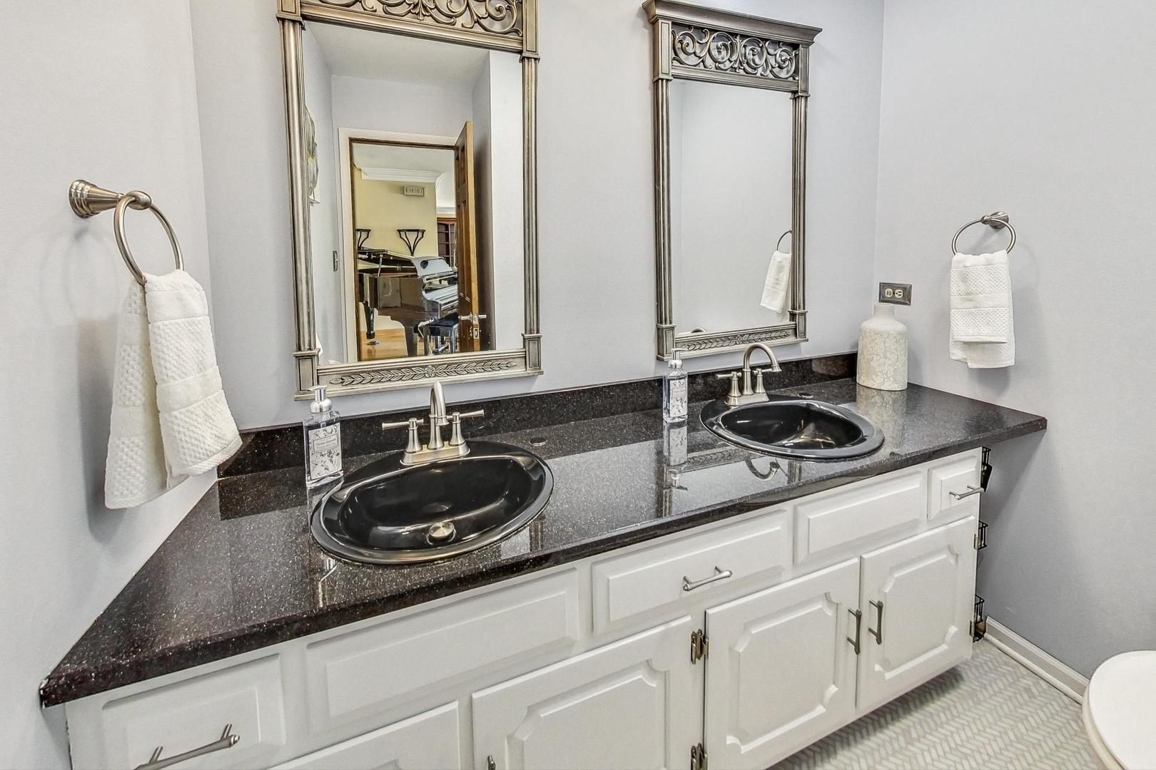 2 Norris Drive Burr Ridge, IL 60527 - Photo 21 of 54 Gallery Image 21