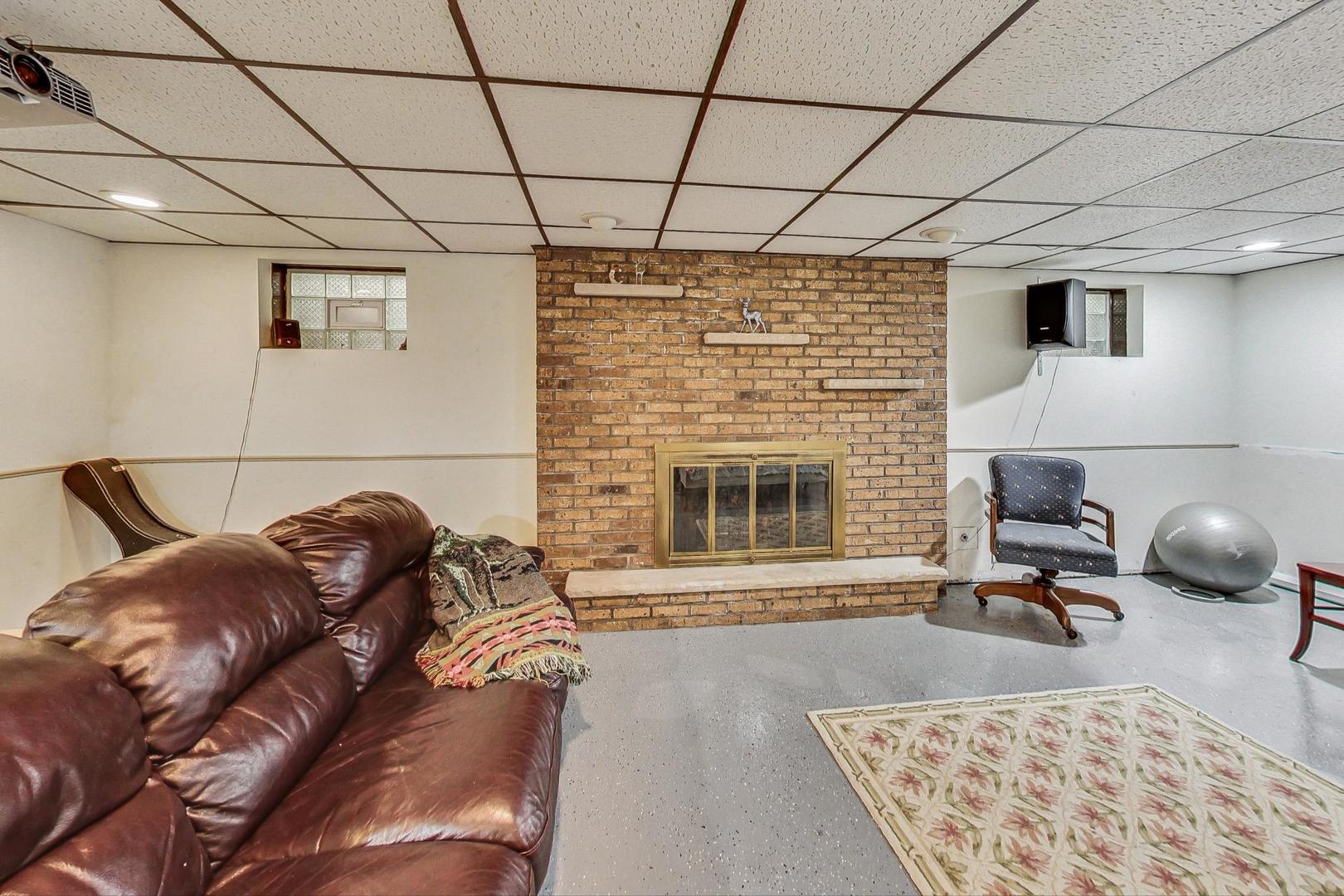 2 Norris Drive Burr Ridge, IL 60527 - Photo 38 of 54 Gallery Image 38