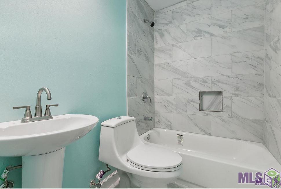 4762 Clayton Drive Baton Rouge, LA 70805 - Photo 7 of 9