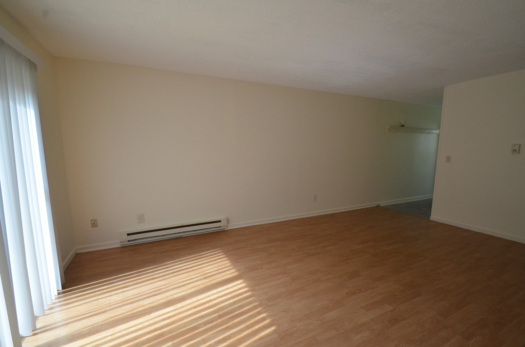 170 East Hadley Road, Unit 142 Amherst, MA 01002 - Photo 6 of 17 Gallery Image 6