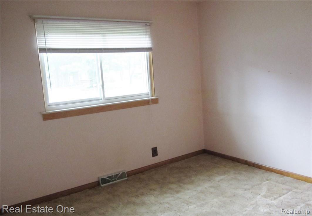 15410 Beech Daly Road Taylor, MI 48180 - Photo 18 of 48 005.JPG