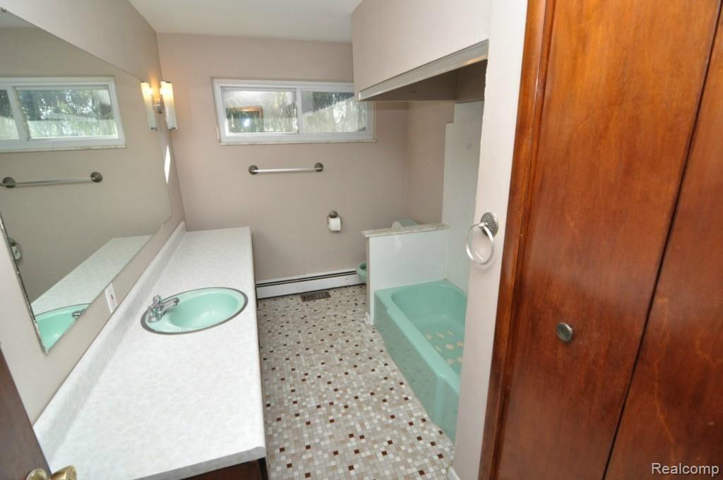 47552 Frederick Road Utica, MI 48317 - Photo 12 of 22 DSC_0112.jpg