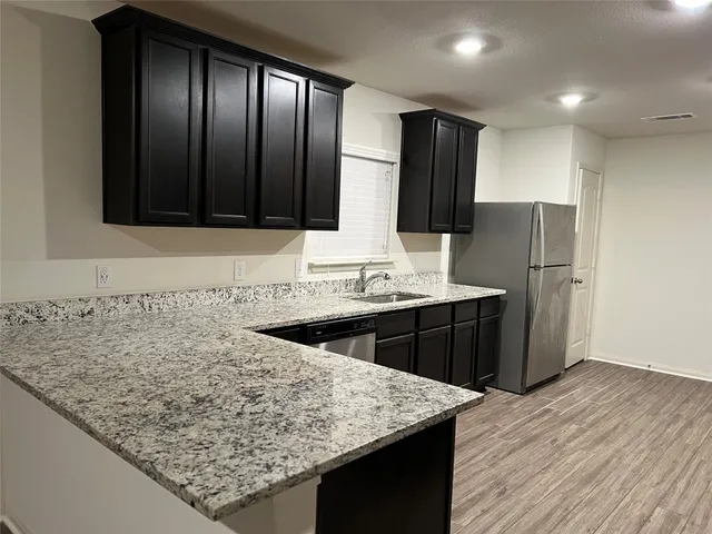 $1,800 | 329 Crescent Park Drive, Jarrell, TX 76537