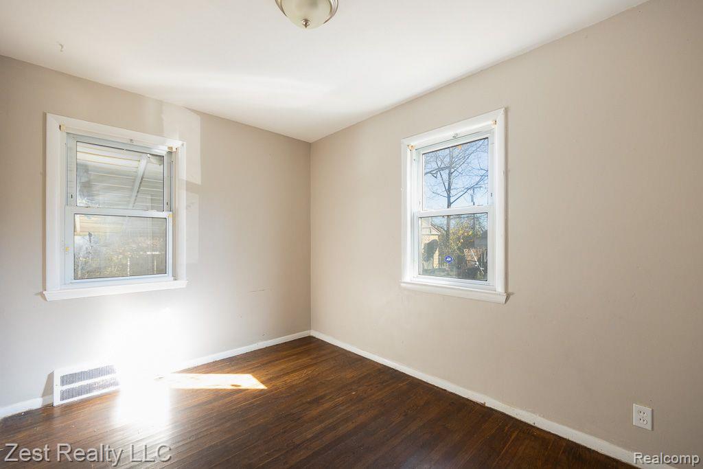 1421 Helen Street Inkster, MI 48141 - Photo 9 of 25
