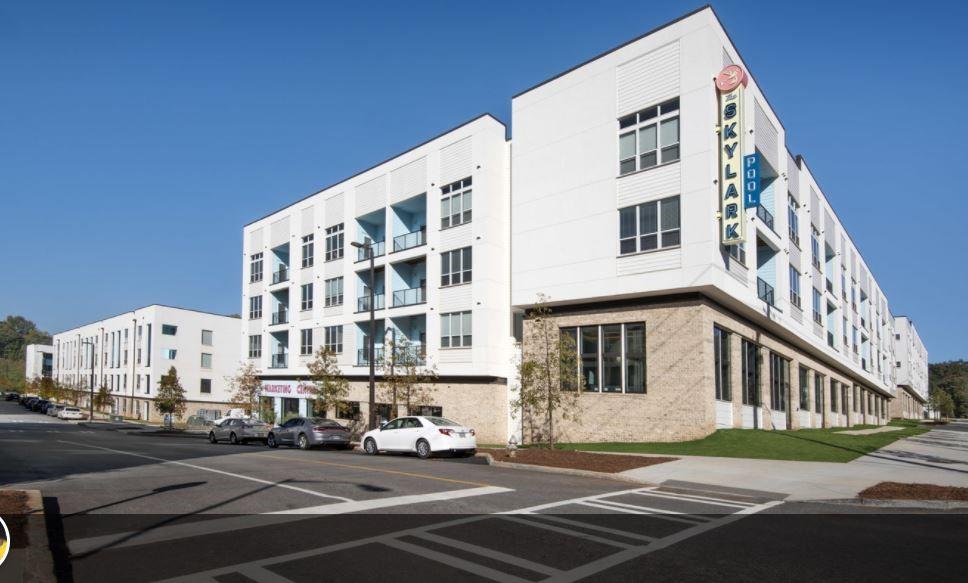 1099 Boulevard Southeast, Unit 1215 Atlanta, GA 30312 - Photo 12 of 19 a front view of a building