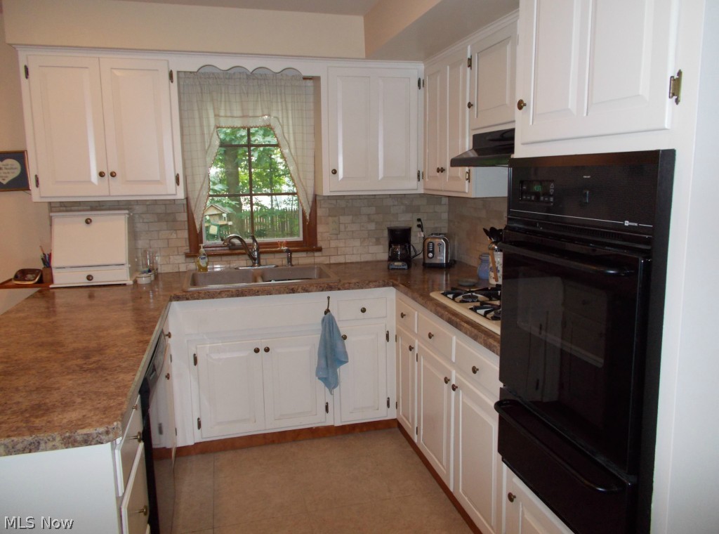 4752 Dorshwood Road Cleveland, OH 44121 - Photo 8 of 15