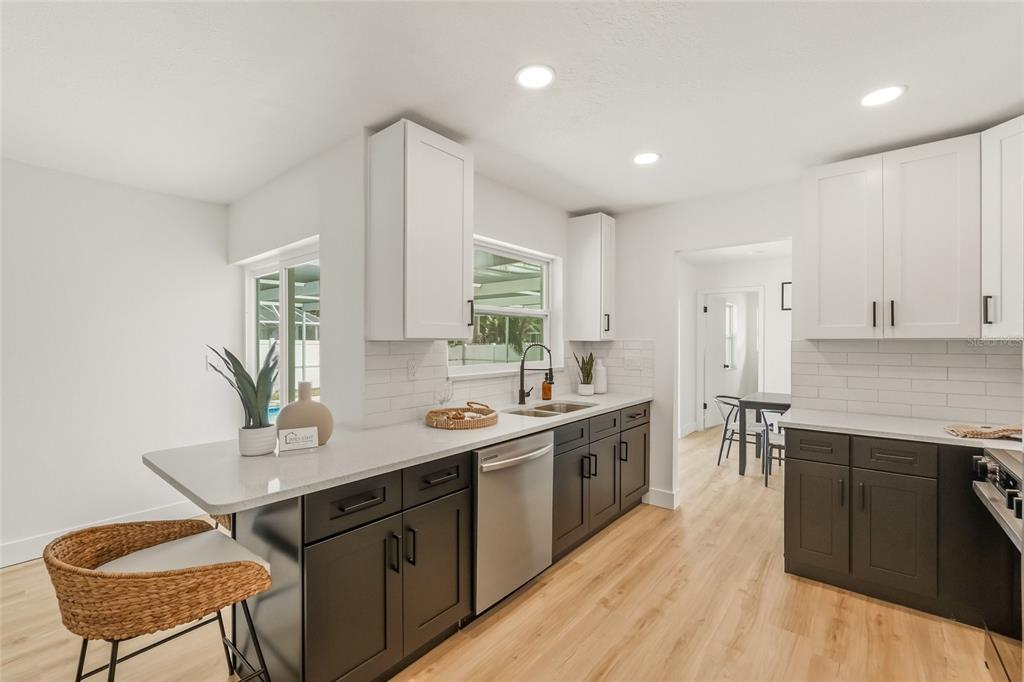 2236 Stacy Court Dunedin, FL 34698 - Photo 14 of 31