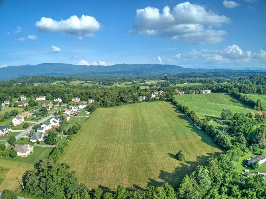 421 Sells Road, Unit 1 Bluff City, TN 37618 - Photo 3 of 15 Photo 3