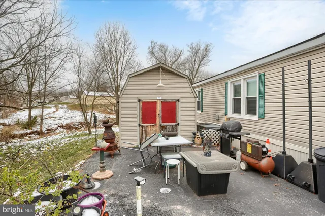 a building outdoor space with patio furniture