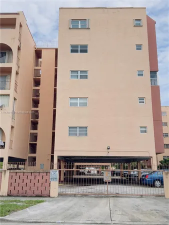 $204,000 | 440 East 23rd Street, Unit 1219, Hialeah, FL 33013