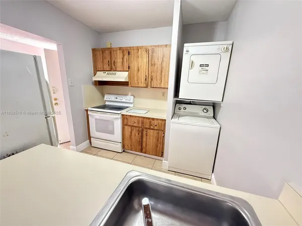 $204,000 | 440 East 23rd Street, Unit 1219, Hialeah, FL 33013