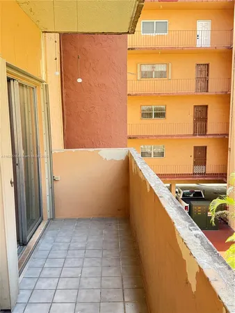 $204,000 | 440 East 23rd Street, Unit 1219, Hialeah, FL 33013