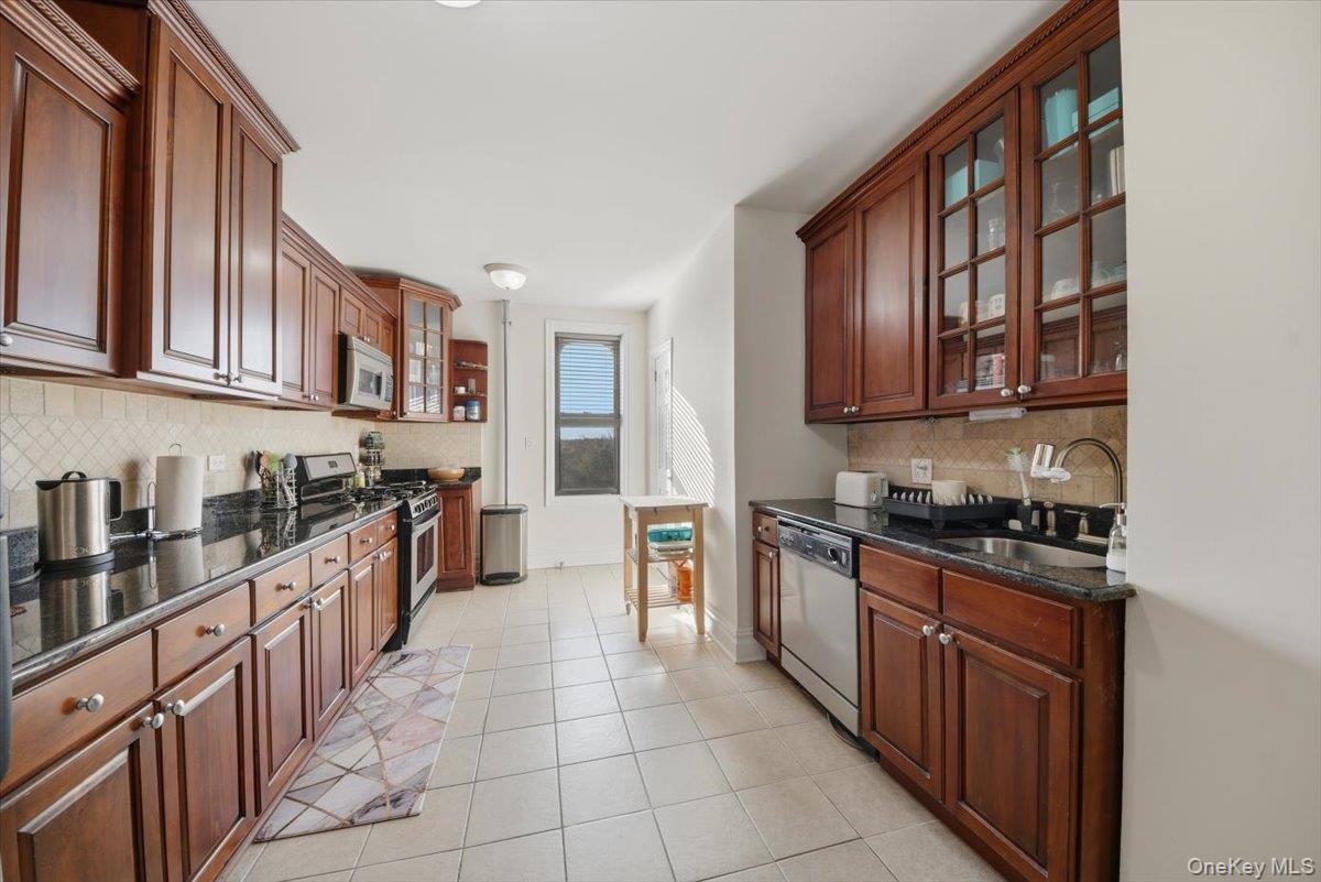 43 Calton Road, Unit 4A New Rochelle, NY 10804 - Photo 10 of 22