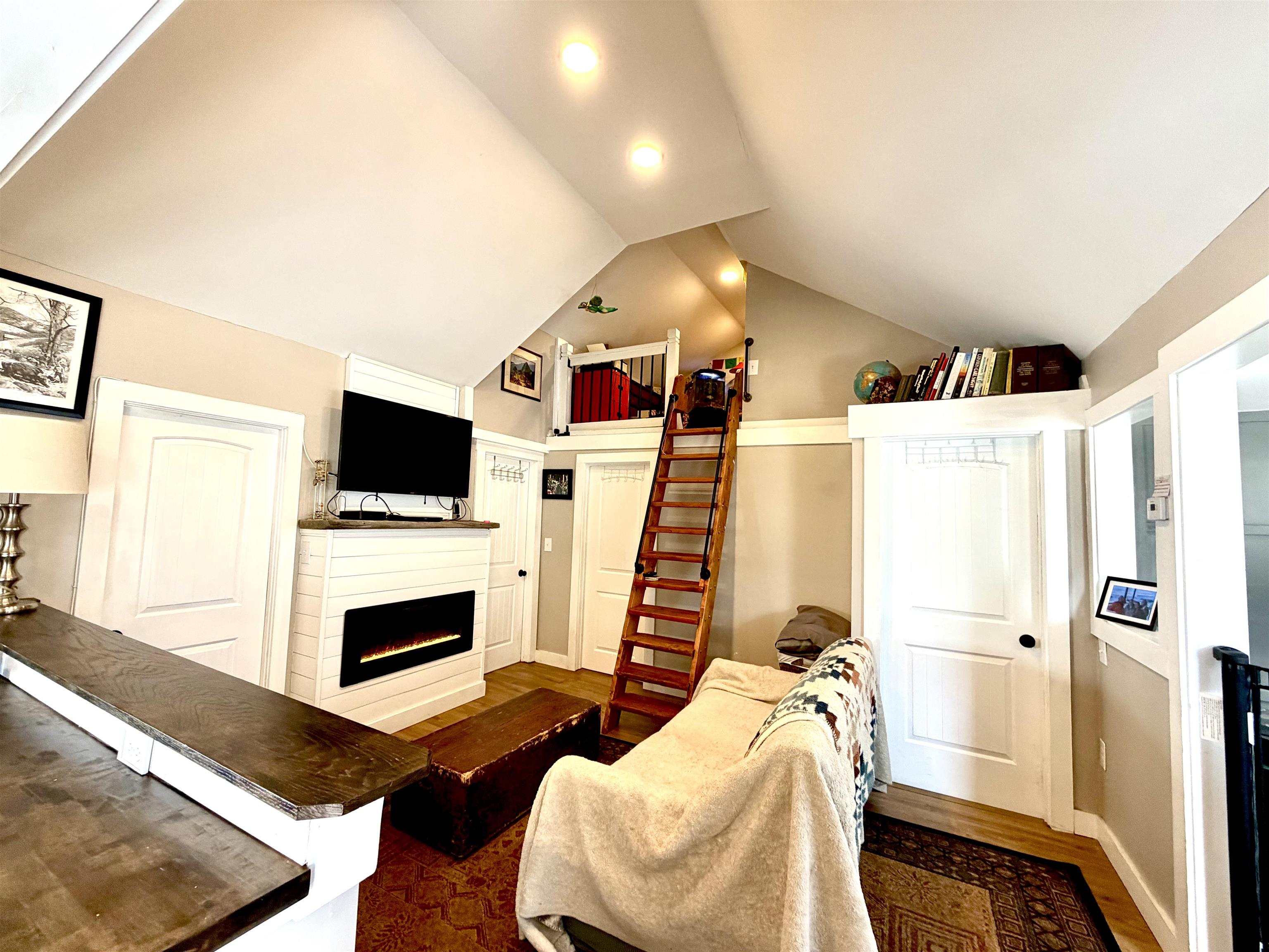 12 Lawn Avenue Rochester, NH 03867 - Photo 24 of 38