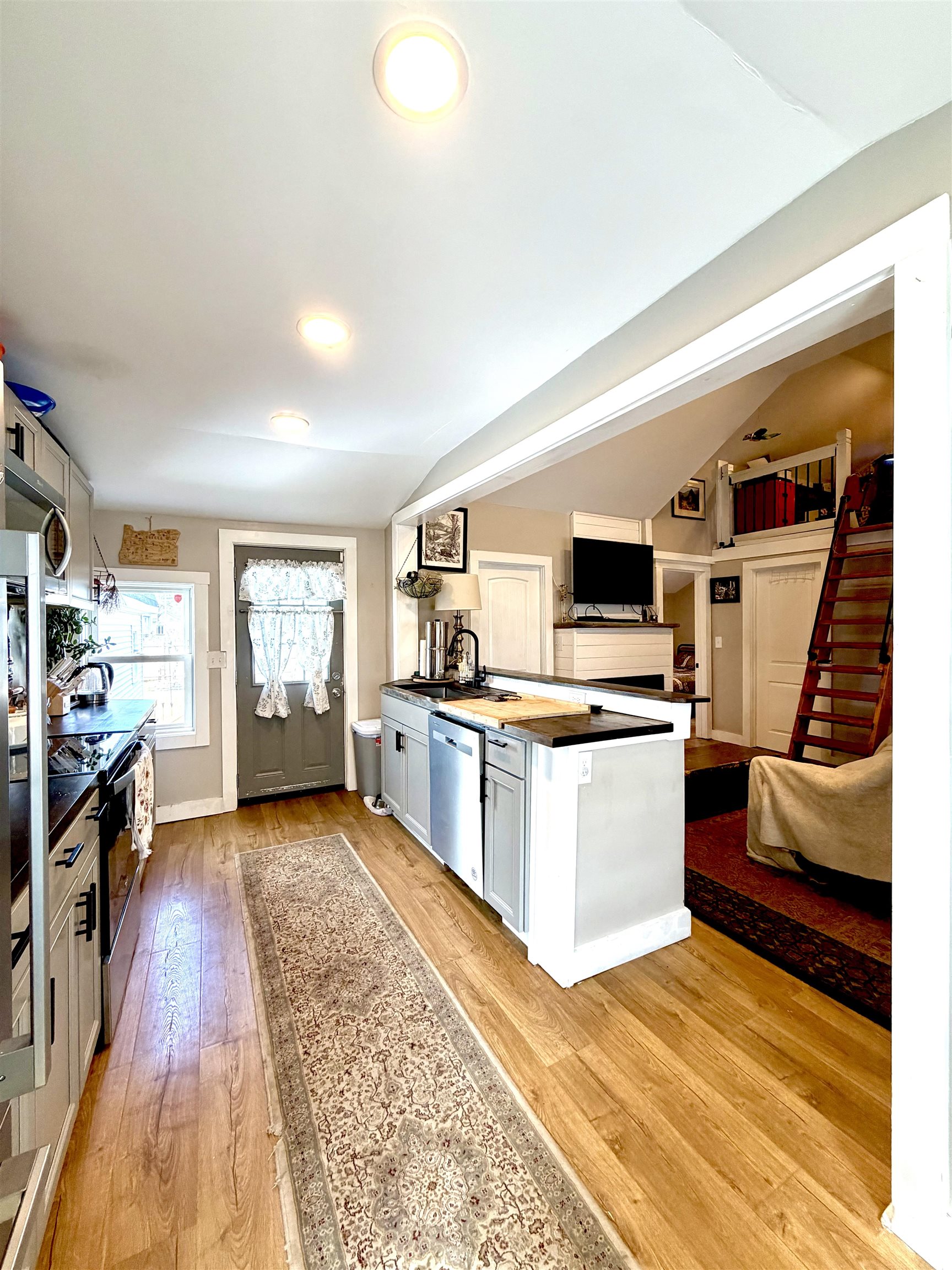 12 Lawn Avenue Rochester, NH 03867 - Photo 3 of 38