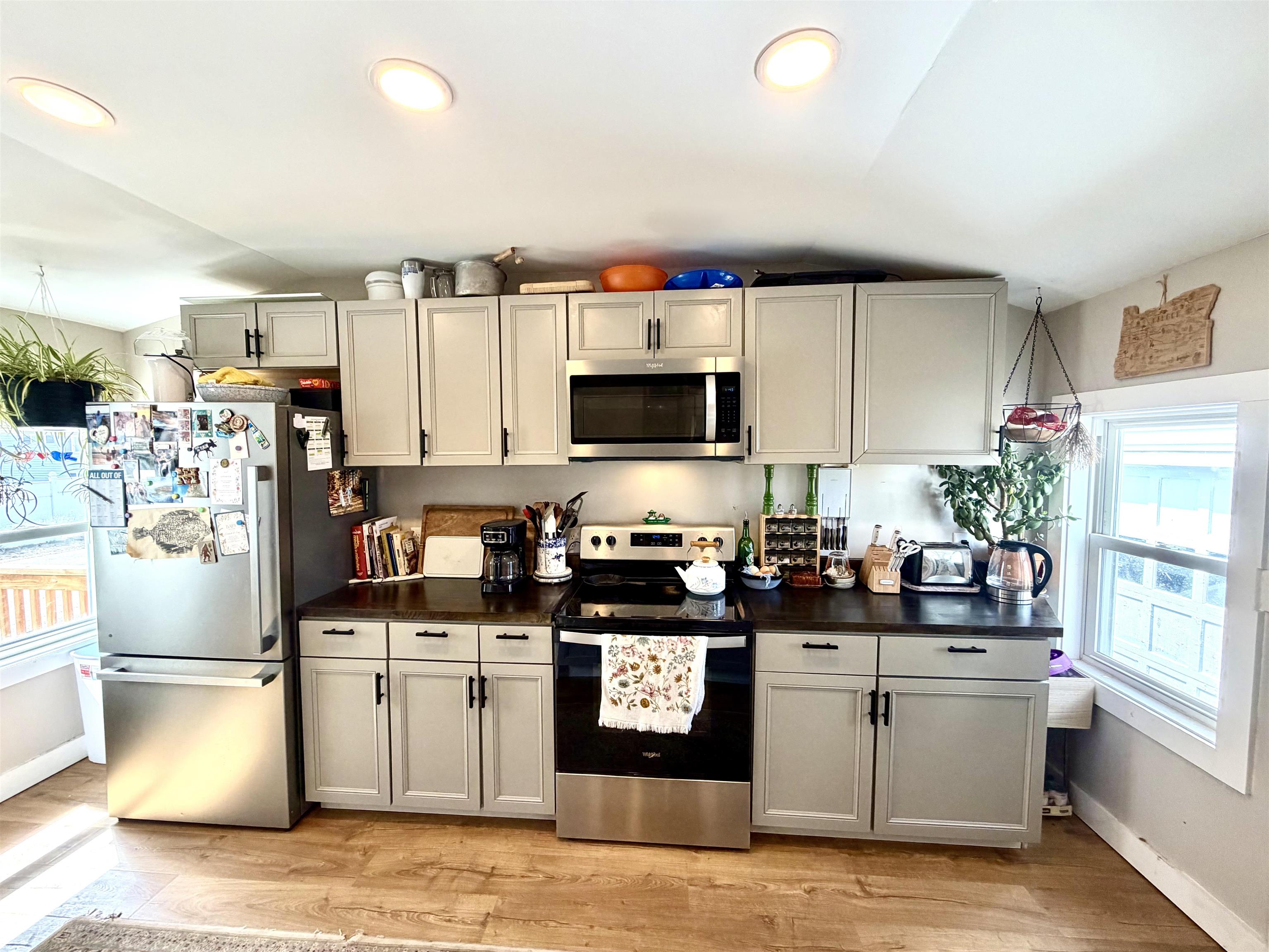 12 Lawn Avenue Rochester, NH 03867 - Photo 4 of 38