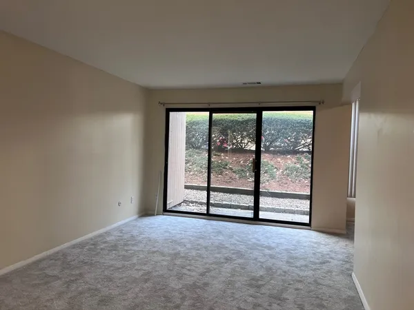 $1,750 | 32 Shrewsbury Green Drive, Unit D, Shrewsbury, MA 01545