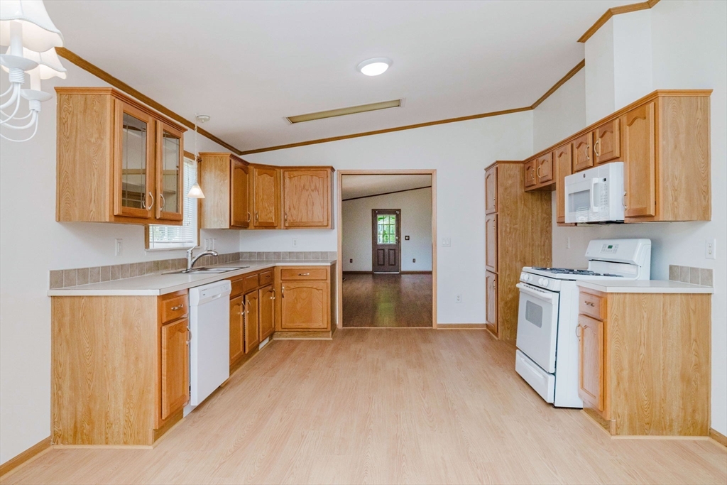 82 George's Loop Raynham, MA 02767 - Photo 7 of 42