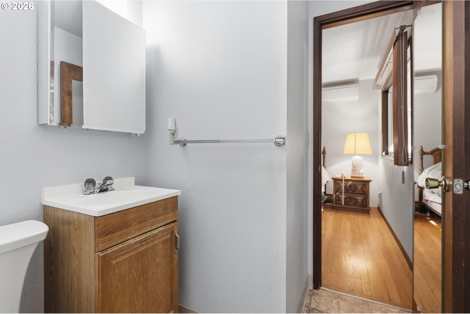 19900 Northeast Dopp Road Newberg, OR 97132 - Photo 25 of 47 Bathroom
