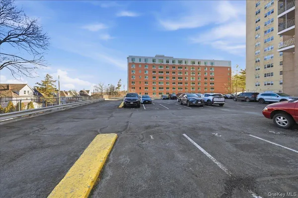 $3,250 | 30 Lake Street, Unit 1J, White Plains, NY 10603