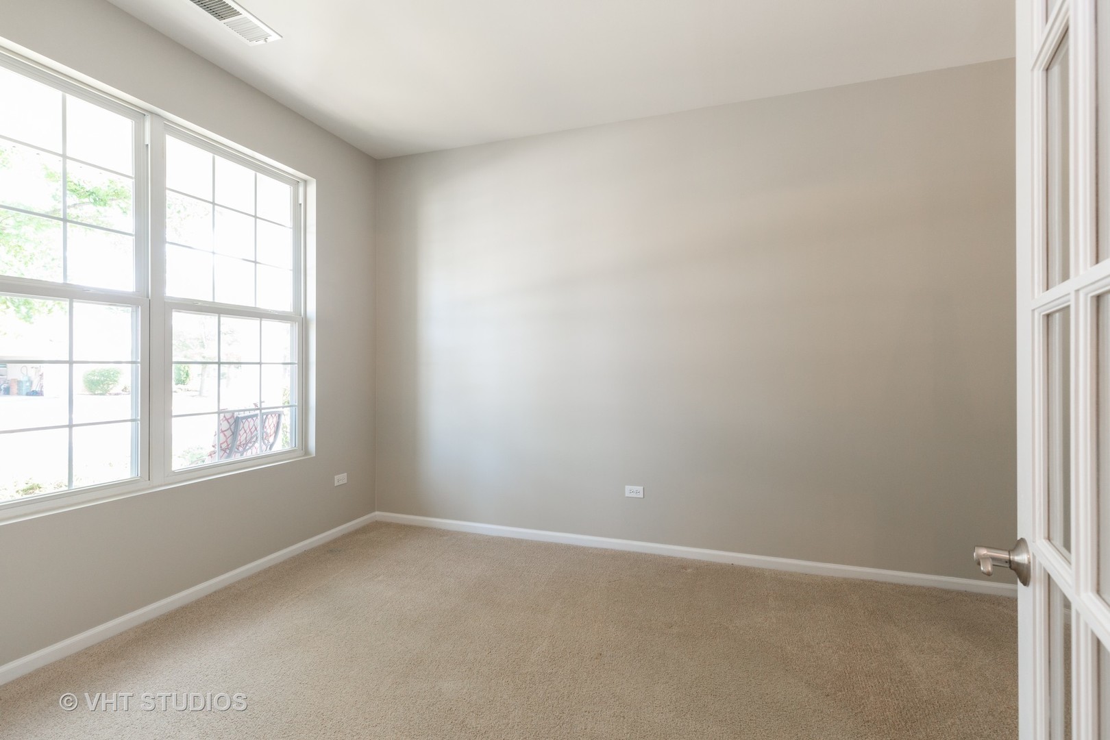 2811 Beacon Point Circle Elgin, IL 60124 - Photo 7 of 42
