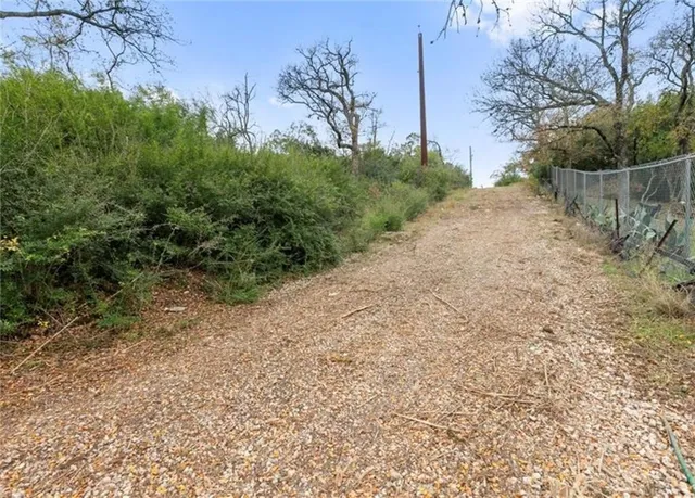 $677,000 | 1106 Lott Avenue, Austin, TX 78721