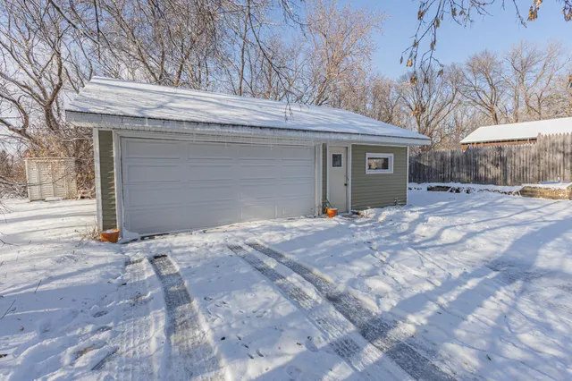 $199,000 | 619 2nd Street Northeast, Glenwood, MN 56334