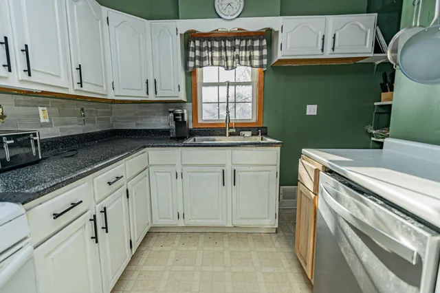 $199,000 | 619 2nd Street Northeast, Glenwood, MN 56334