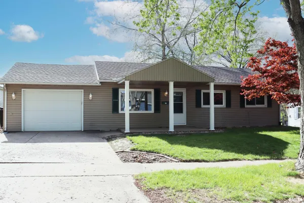 $169,900 | 204 Grant Road, Marquette Heights, IL 61554