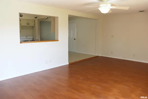 $169,900 | 204 Grant Road, Marquette Heights, IL 61554
