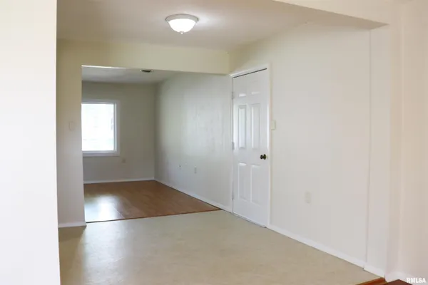 $169,900 | 204 Grant Road, Marquette Heights, IL 61554