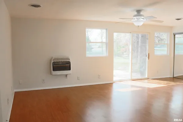 $169,900 | 204 Grant Road, Marquette Heights, IL 61554