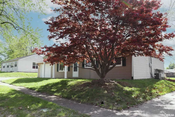 $169,900 | 204 Grant Road, Marquette Heights, IL 61554