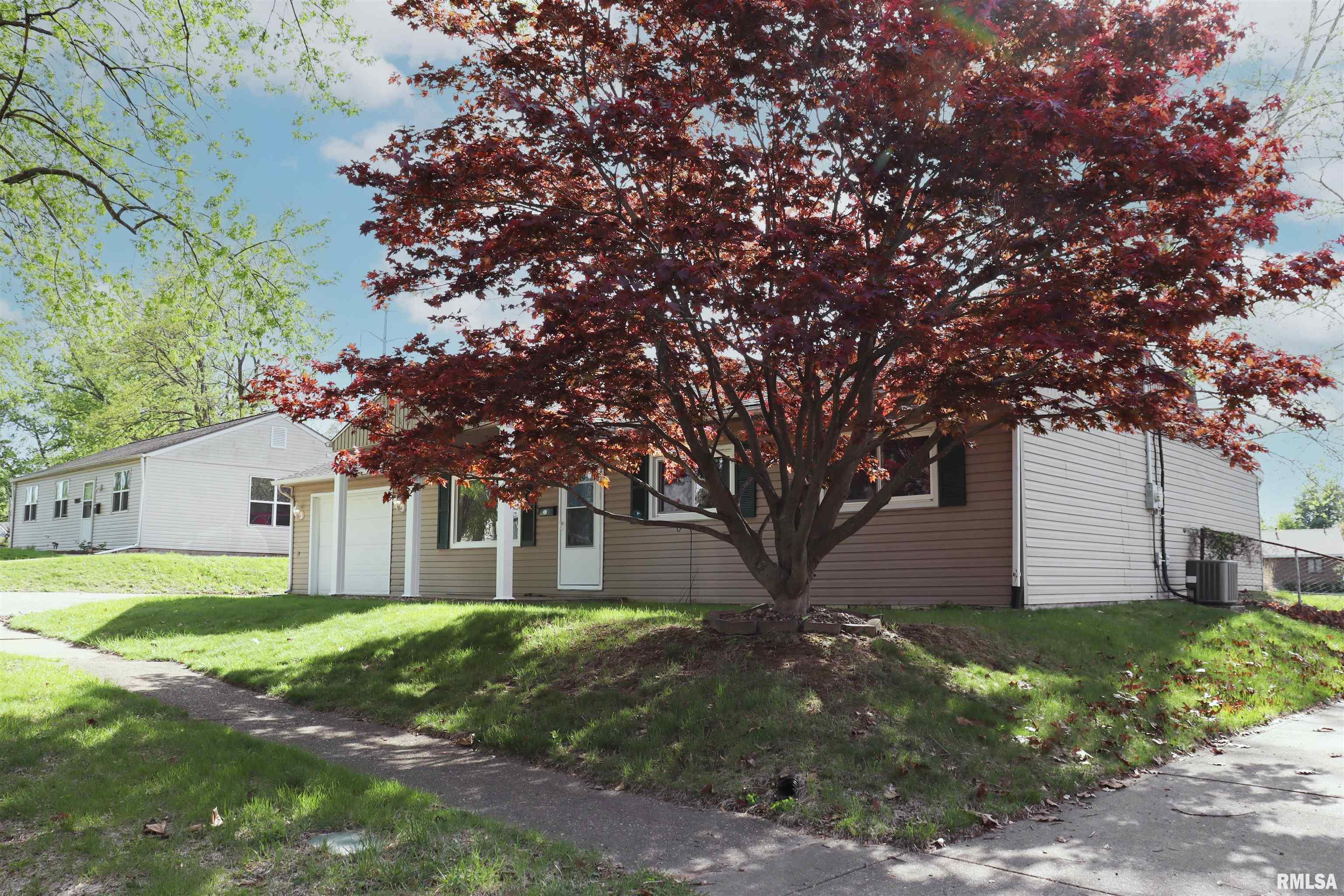 204 Grant Road Marquette Heights, IL 61554 - Photo 2 of 38