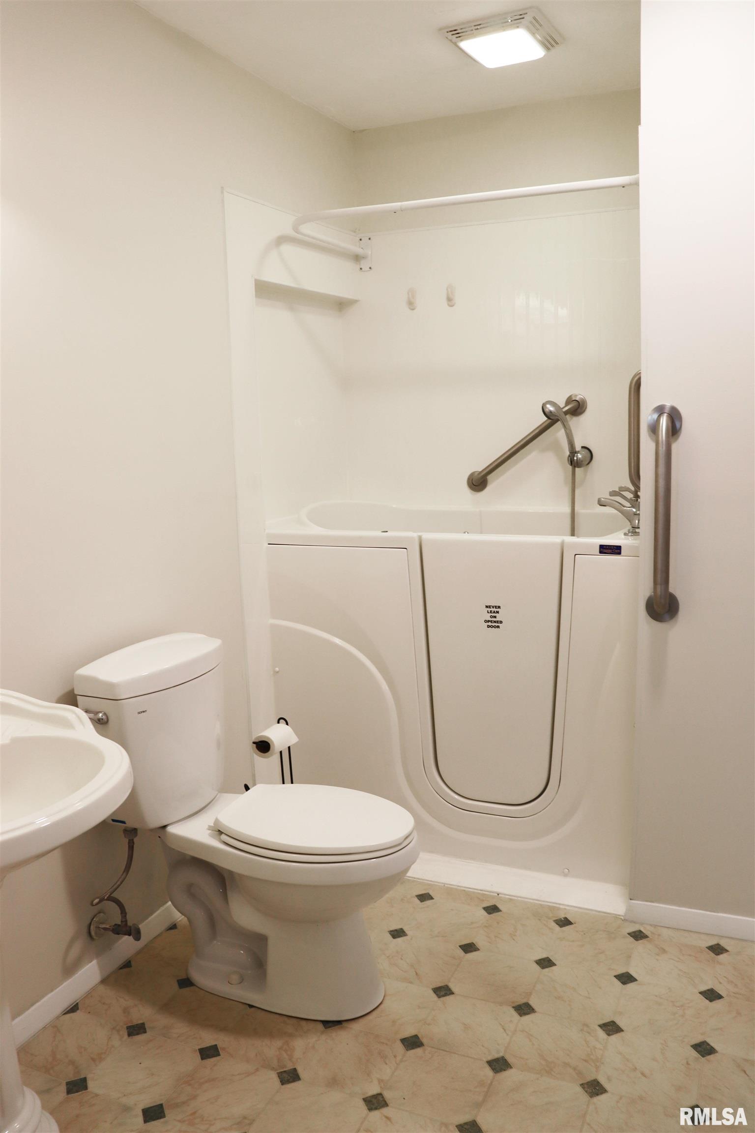 204 Grant Road Marquette Heights, IL 61554 - Photo 23 of 38