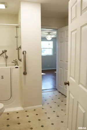 $169,900 | 204 Grant Road, Marquette Heights, IL 61554