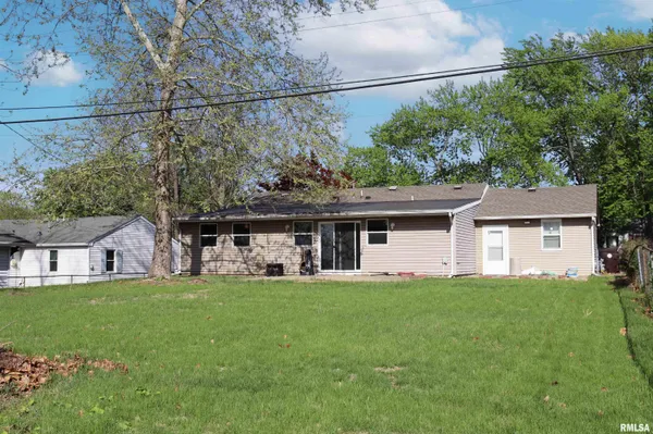$169,900 | 204 Grant Road, Marquette Heights, IL 61554
