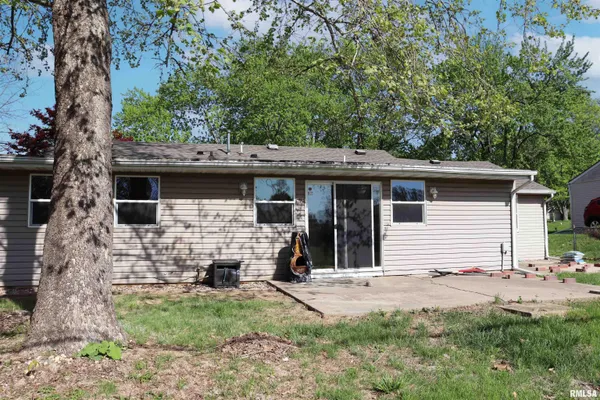 $169,900 | 204 Grant Road, Marquette Heights, IL 61554