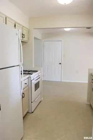 $169,900 | 204 Grant Road, Marquette Heights, IL 61554