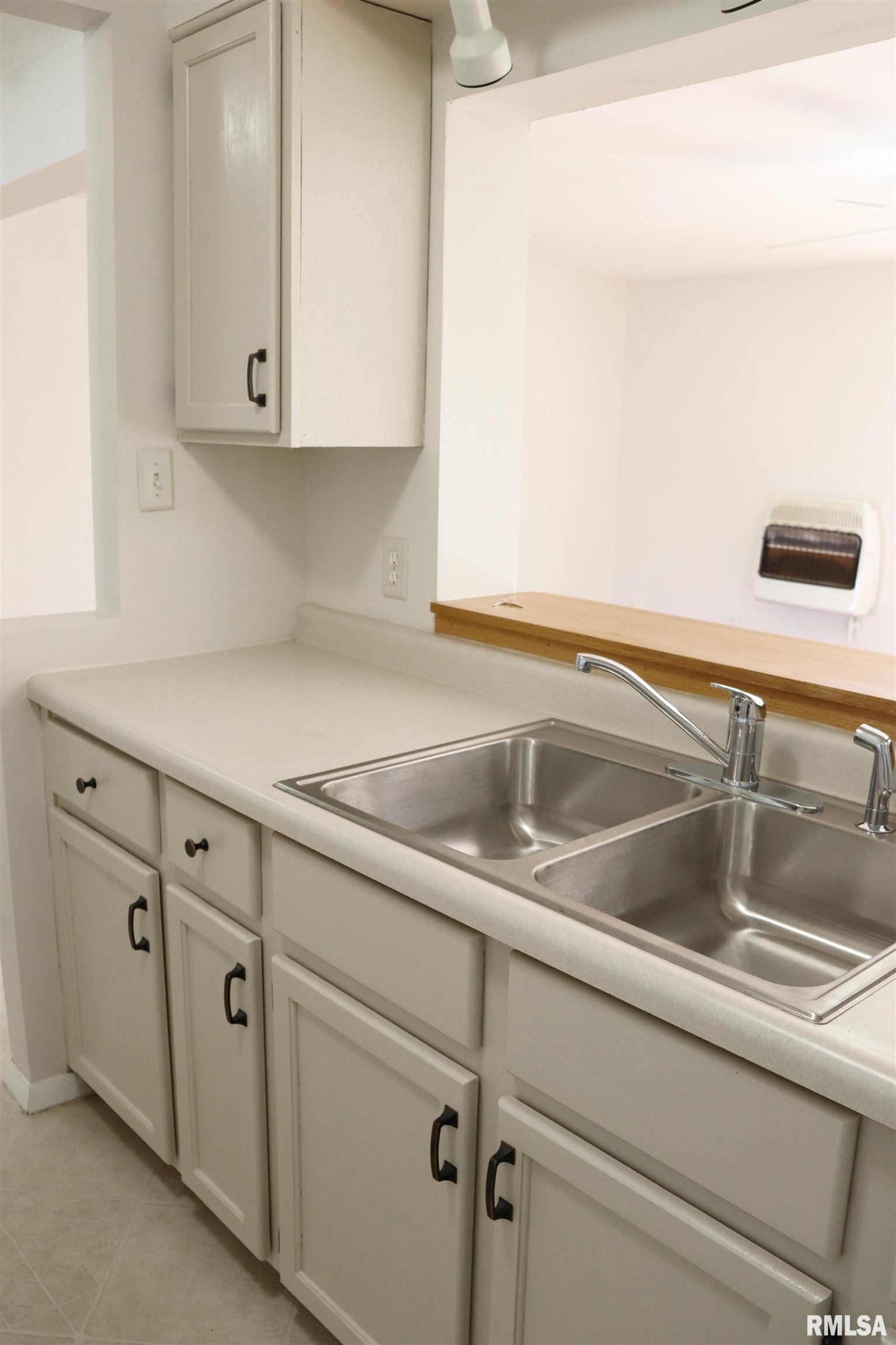 204 Grant Road Marquette Heights, IL 61554 - Photo 8 of 38