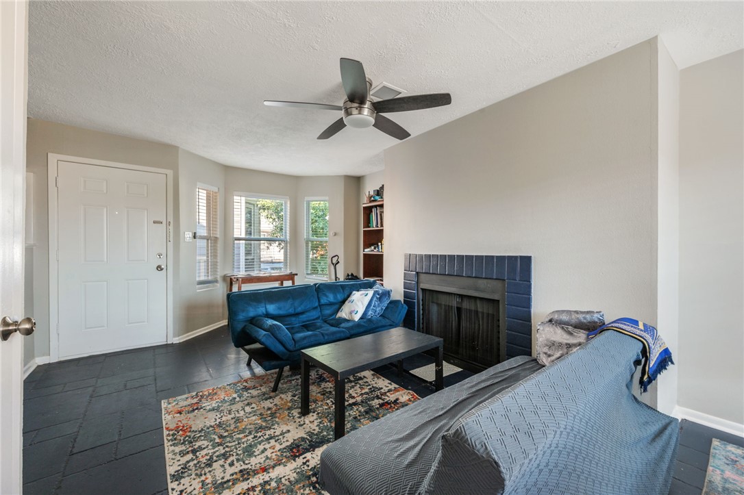 4441 Old College Road, Unit 7202 Bryan, TX 77801 - Photo 2 of 12
