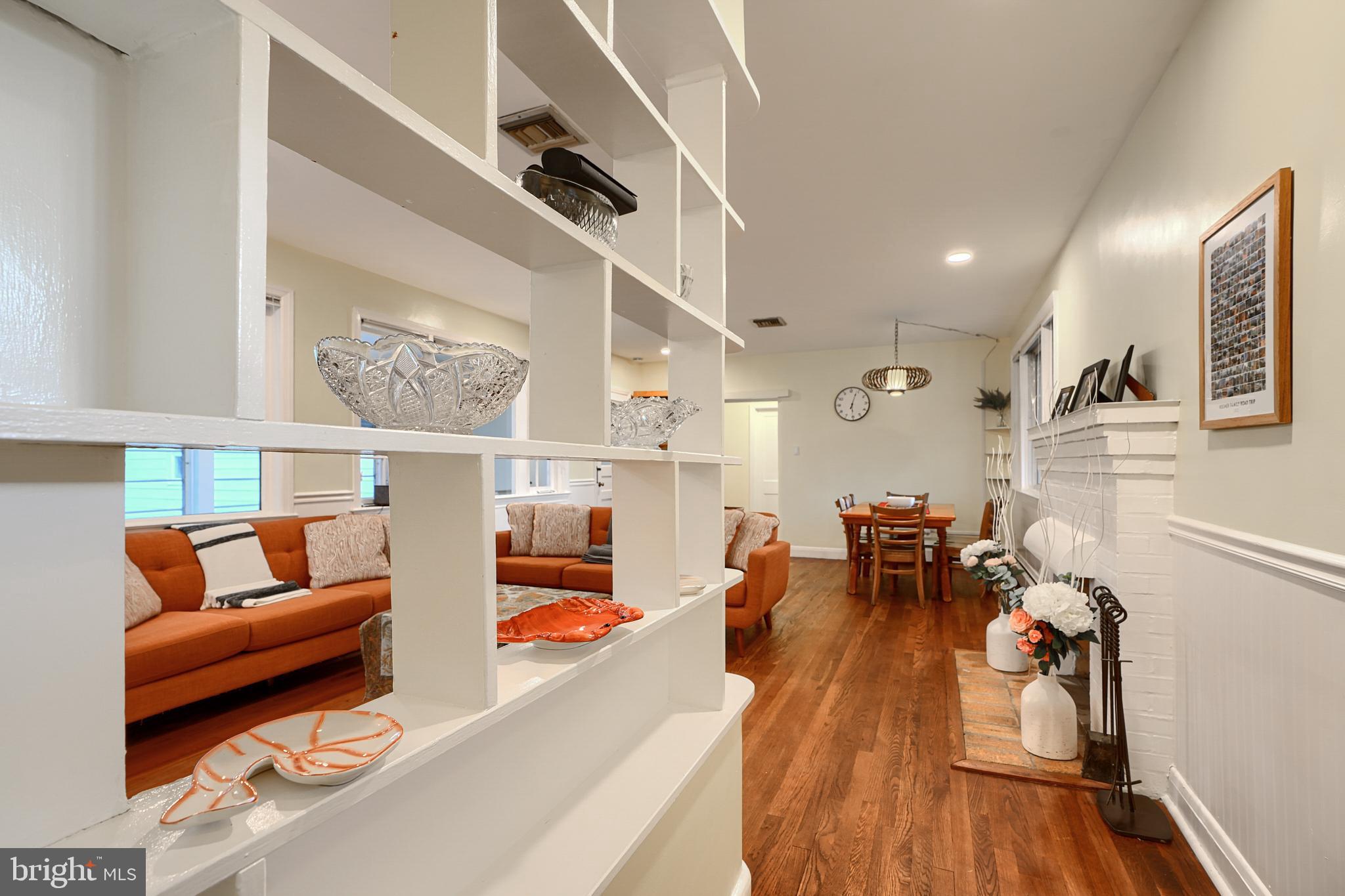 231 Gralan Road Catonsville, MD 21228 - Photo 11 of 37 a living room with furniture and wooden floor