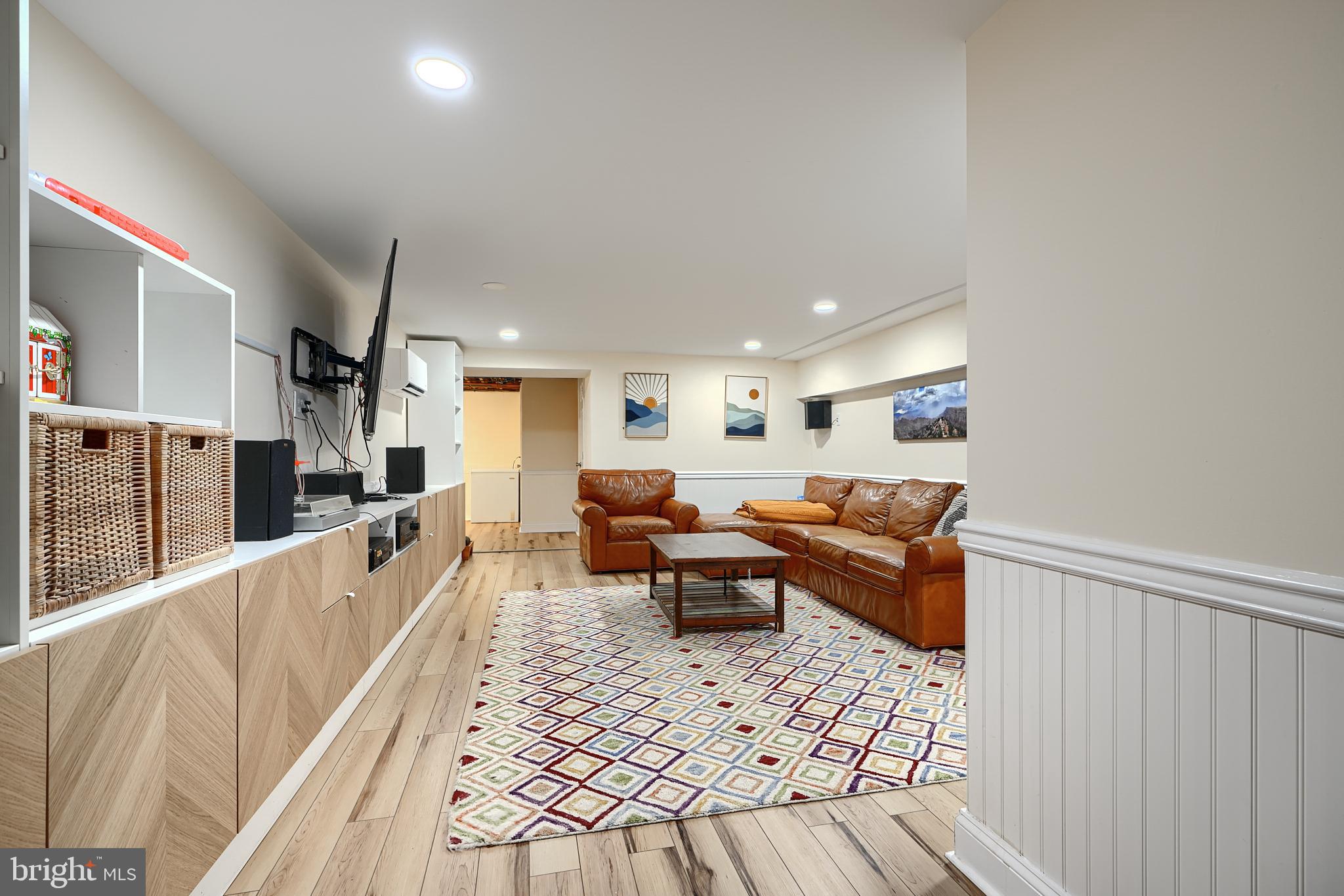 231 Gralan Road Catonsville, MD 21228 - Photo 22 of 37 a living room with furniture