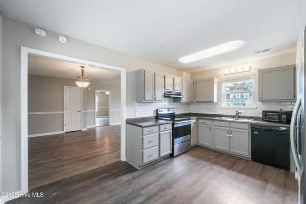 $279,900 | 342 Palamino Trail, Jacksonville, NC 28546